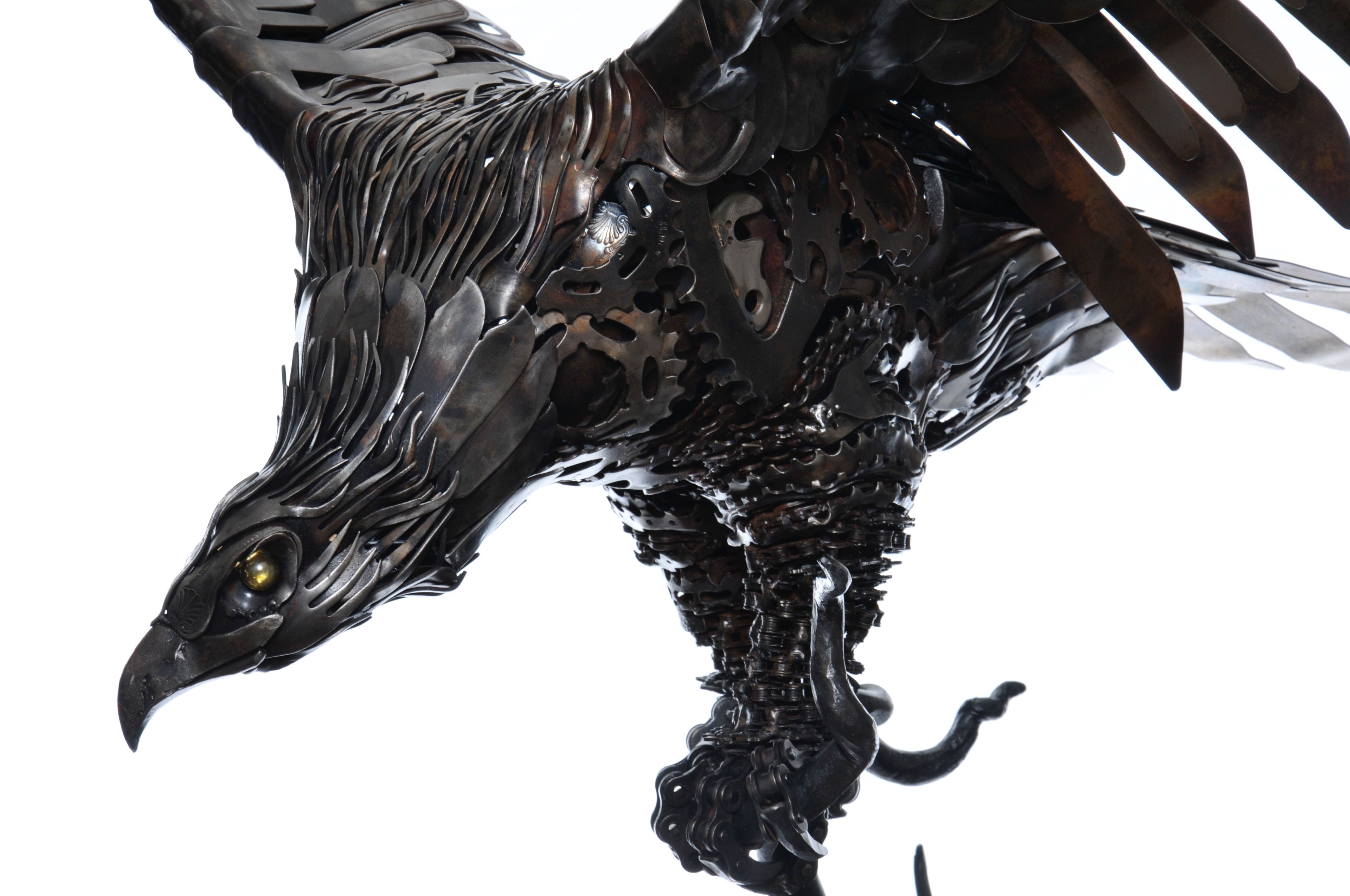 Dining out (American Eagle) sculpture