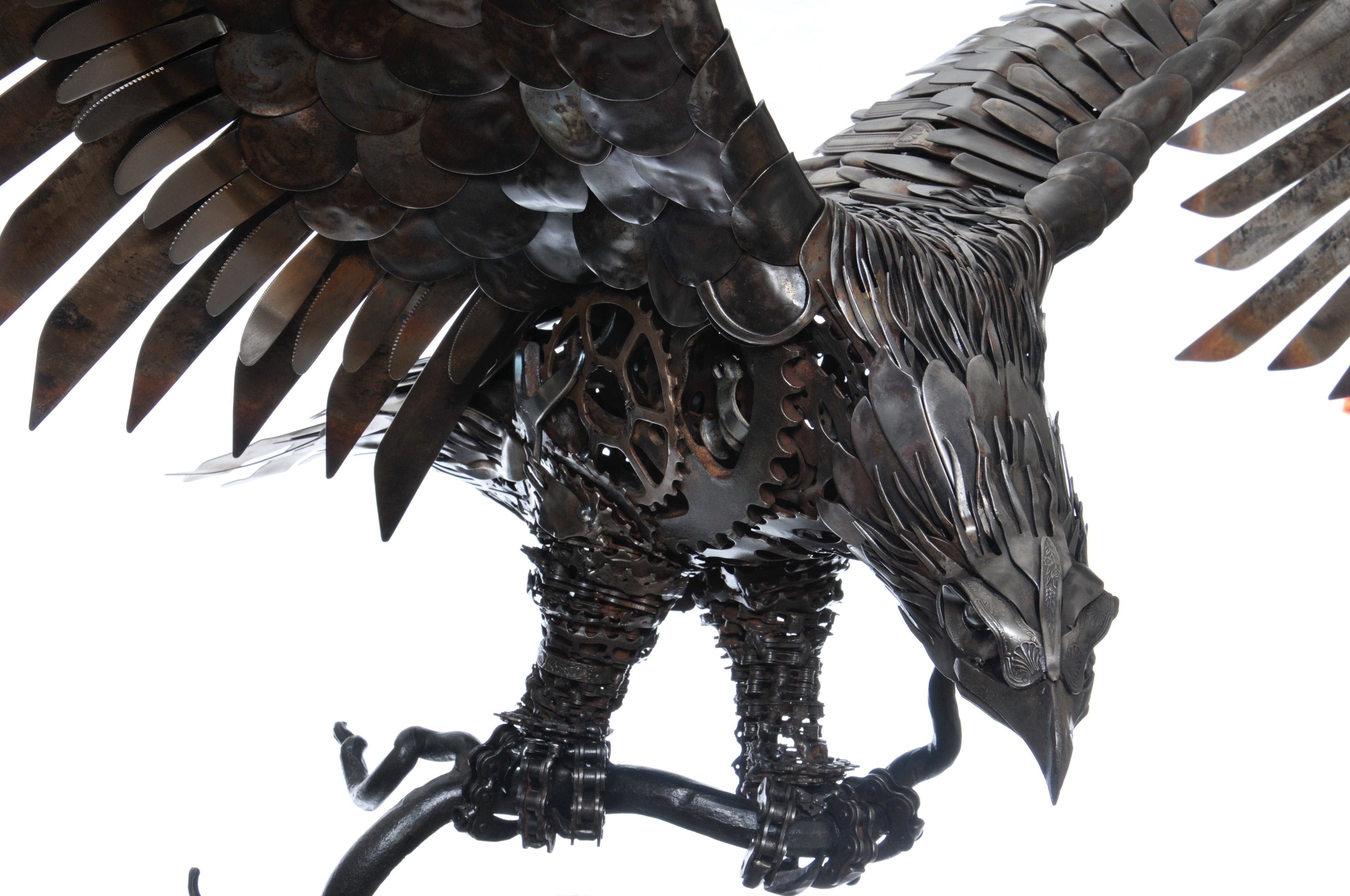 Dining out (American Eagle) sculpture