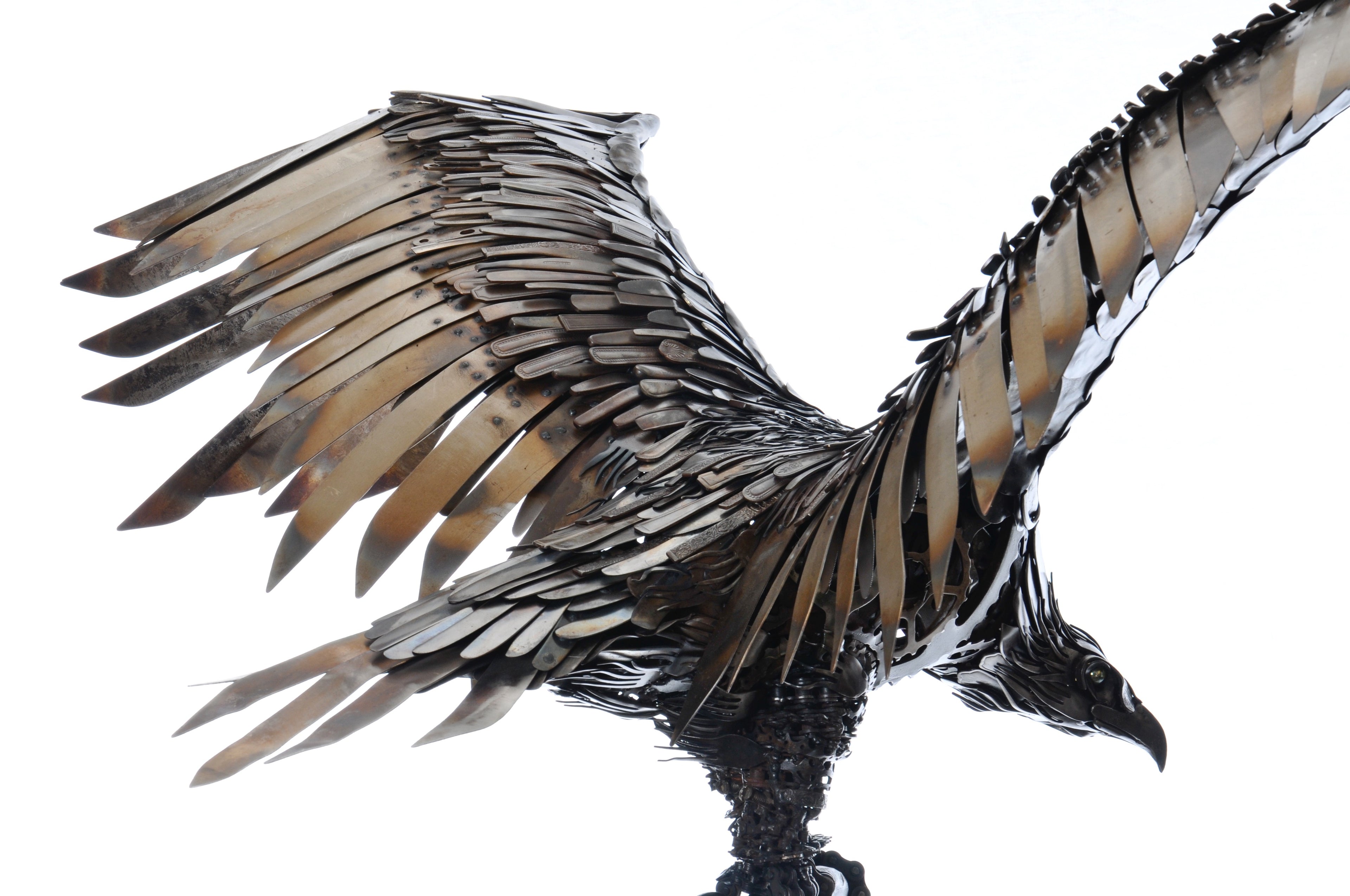 Dining out (American Eagle) sculpture