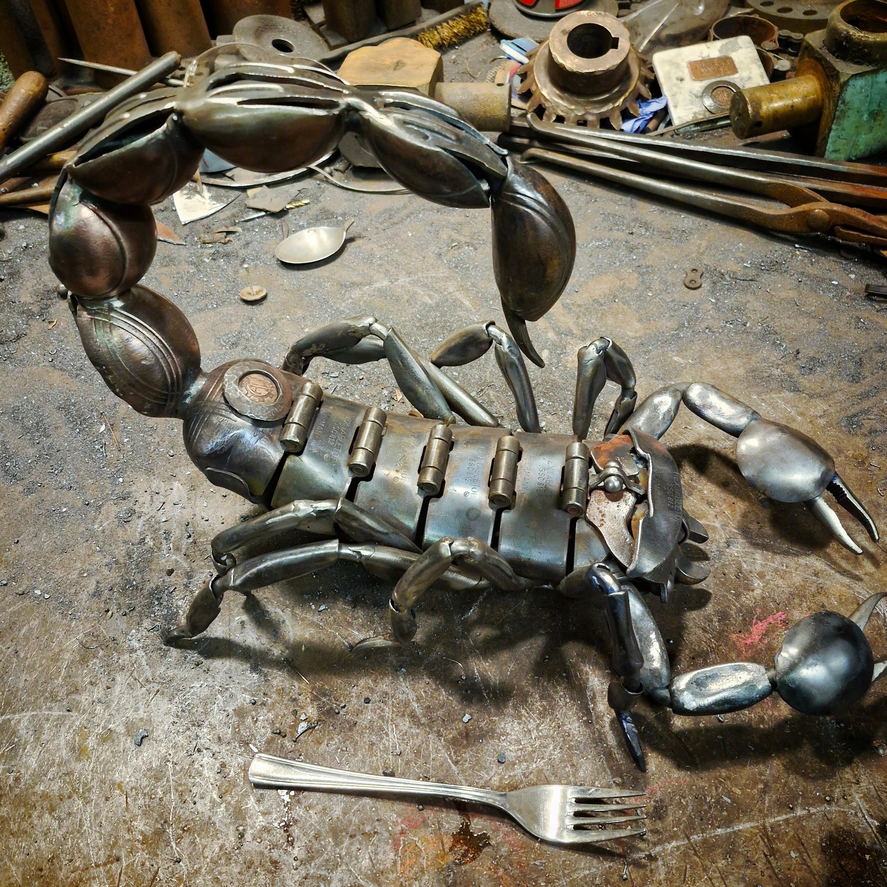 Scorpius (scorpion sculpture)