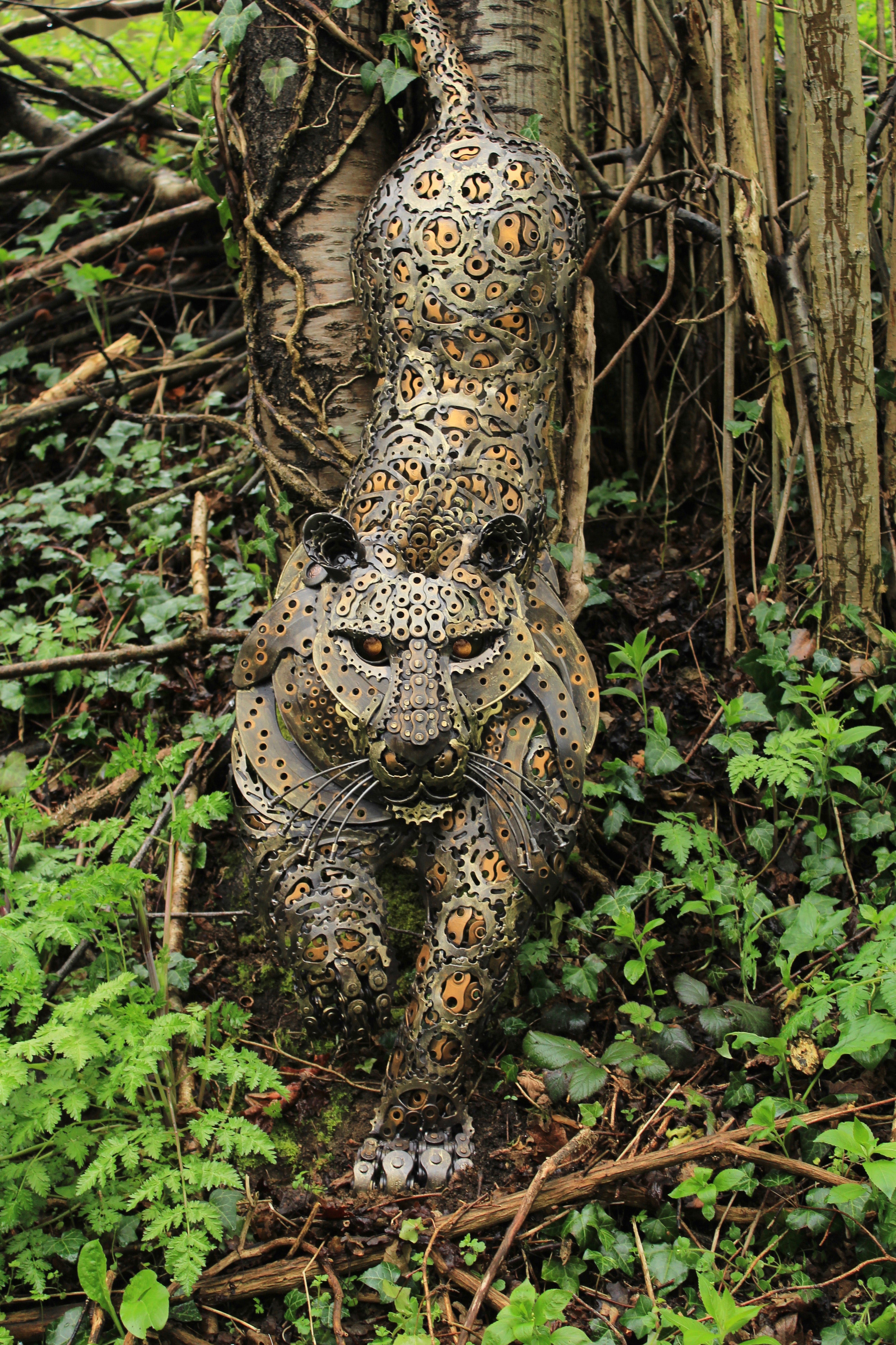 Soft Creeping (Leopard sculpture)