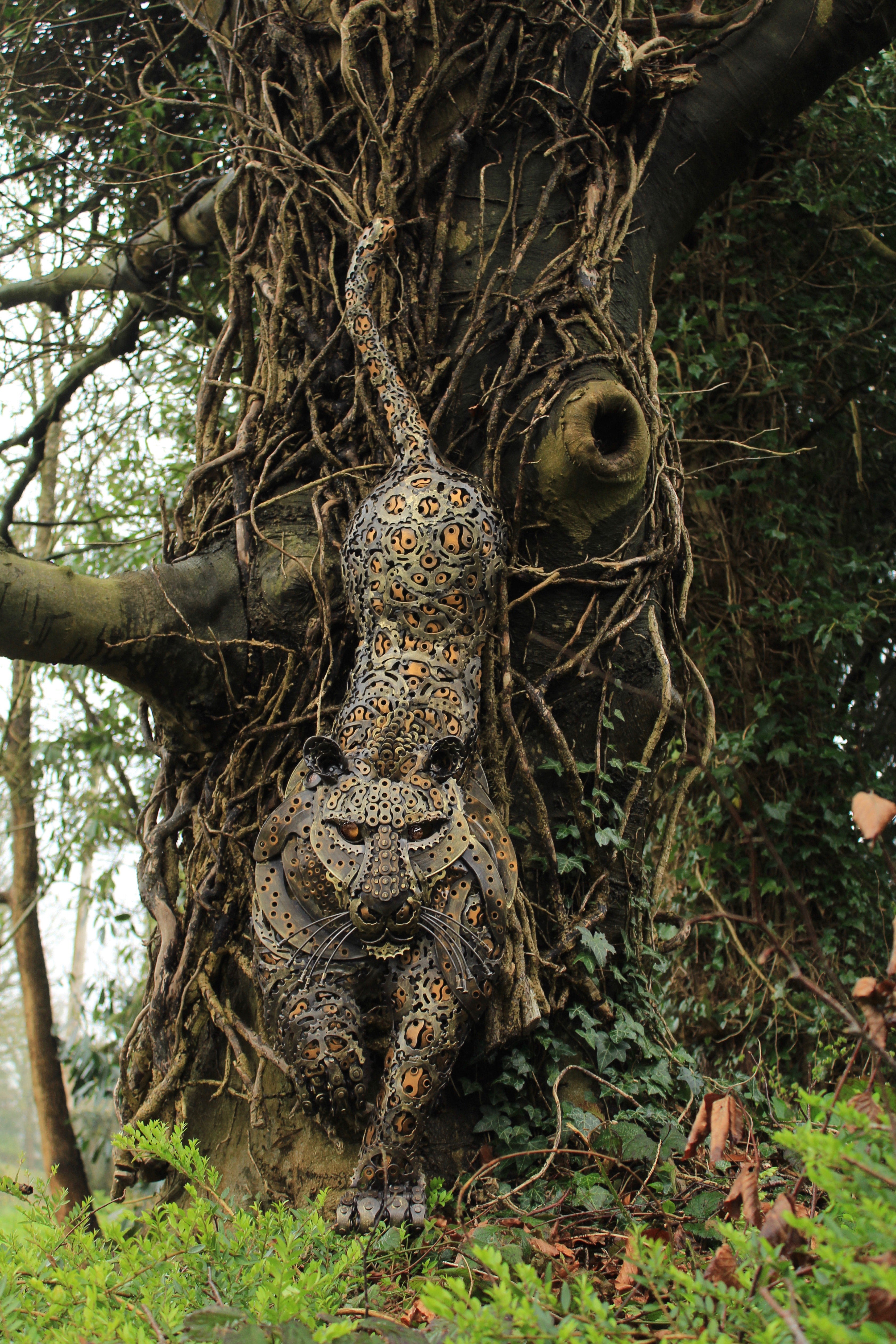Soft Creeping (Leopard sculpture)