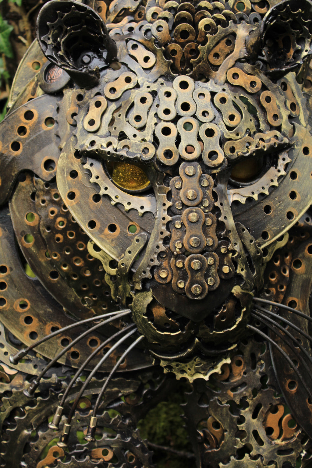 Soft Creeping (Leopard sculpture)