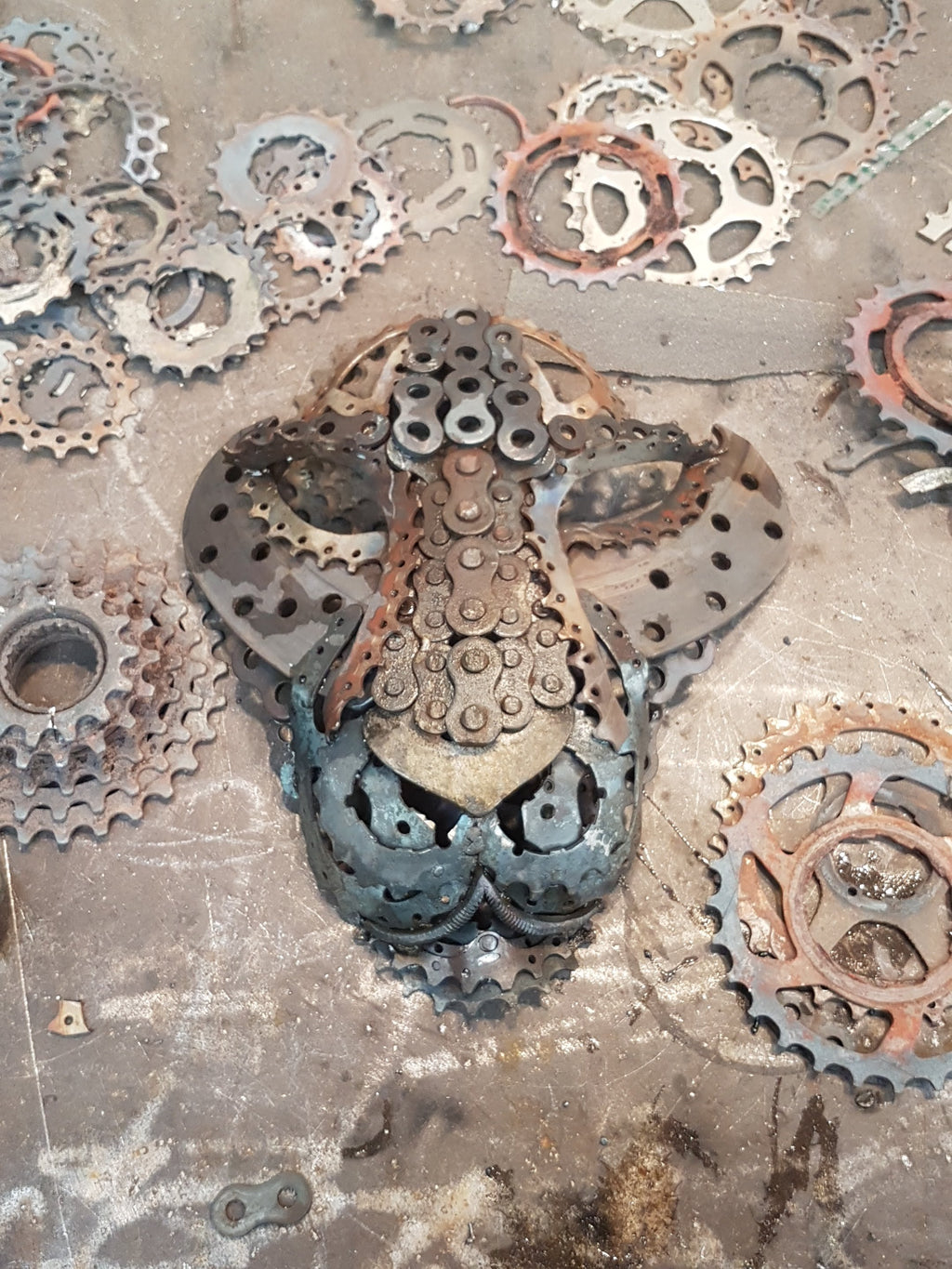 Soft Creeping (Leopard sculpture)