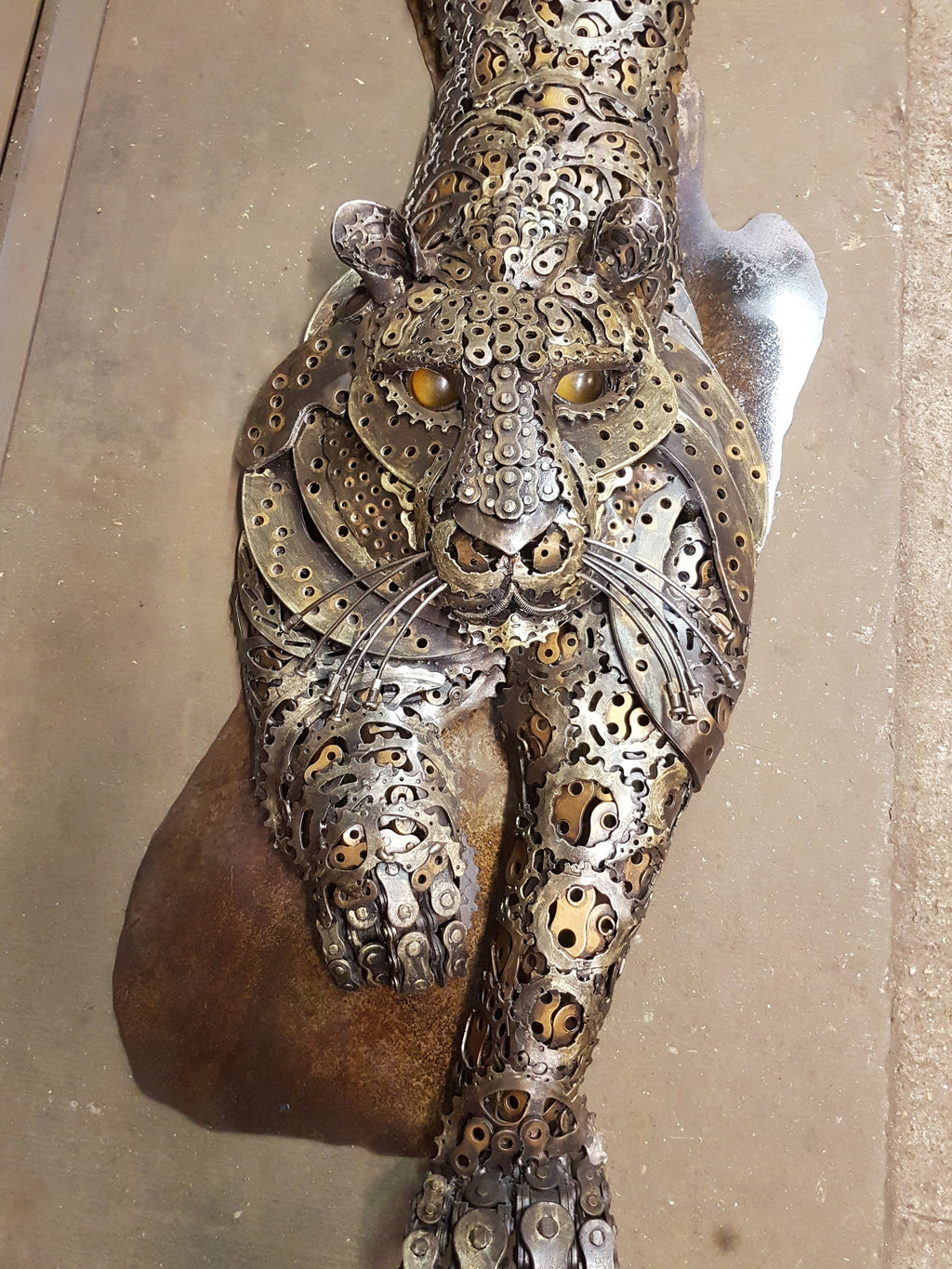 Soft Creeping (Leopard sculpture)